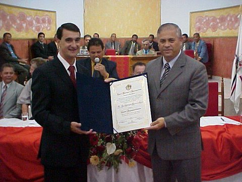 Pator José Wellington recebeu o Título de Cidadão Itaquaquecetubense em 2012. A homenagem foi uma iniciativa do vereador Moacyr Fernandes.