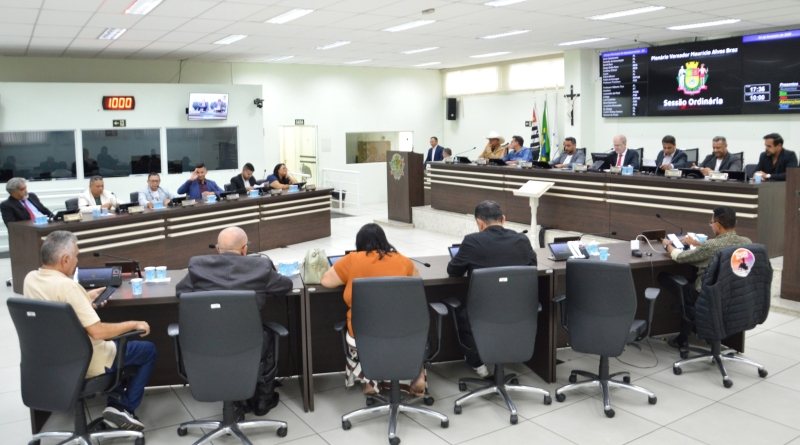 Vereadores votaram quatro requerimentos e dois projetos de lei sobre a Companhia de Saneamento Básico
