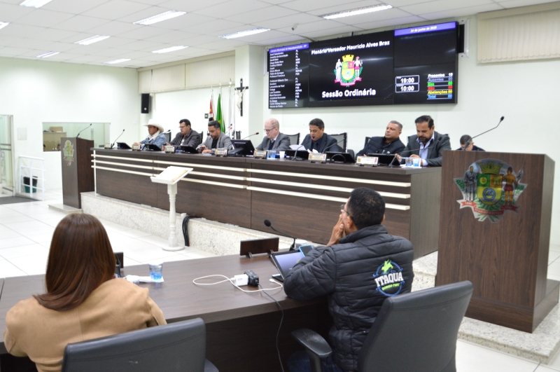 Vereadores voltam ao plenário para debater e votar proposituras
