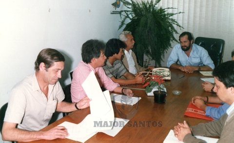Toninho da Pamonha em reunião