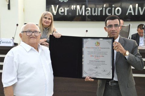 Empresário Tio Pedro recebeu o Título de Cidadão Itaquaquecetubense em 2022. A homenagem foi uma iniciativa do vereador Sidney Santos.