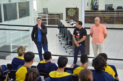Foto 5 de Visita dos alunos do Colégio Batista à Câmara Municipal