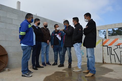 Em 2021, vereadores realizaram vistoria na Estação Elevatória de Esgoto, que estava em obras