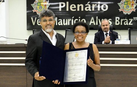 Vera da Penha Rodrigues recebeu o Título de Cidadã Itaquaquecetubense em 2015. A homenagem foi uma iniciativa do vereador Arnô Ribeiro Novaes, o Arnô Cabeleireiro.