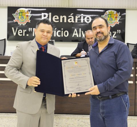 Escrivão de Polícia Ismael Rogério Leme recebeu o Título de Cidadão Itaquaquecetubense em 2017. A homenagem foi uma iniciativa do vereador Rolgaciano Fernandes.